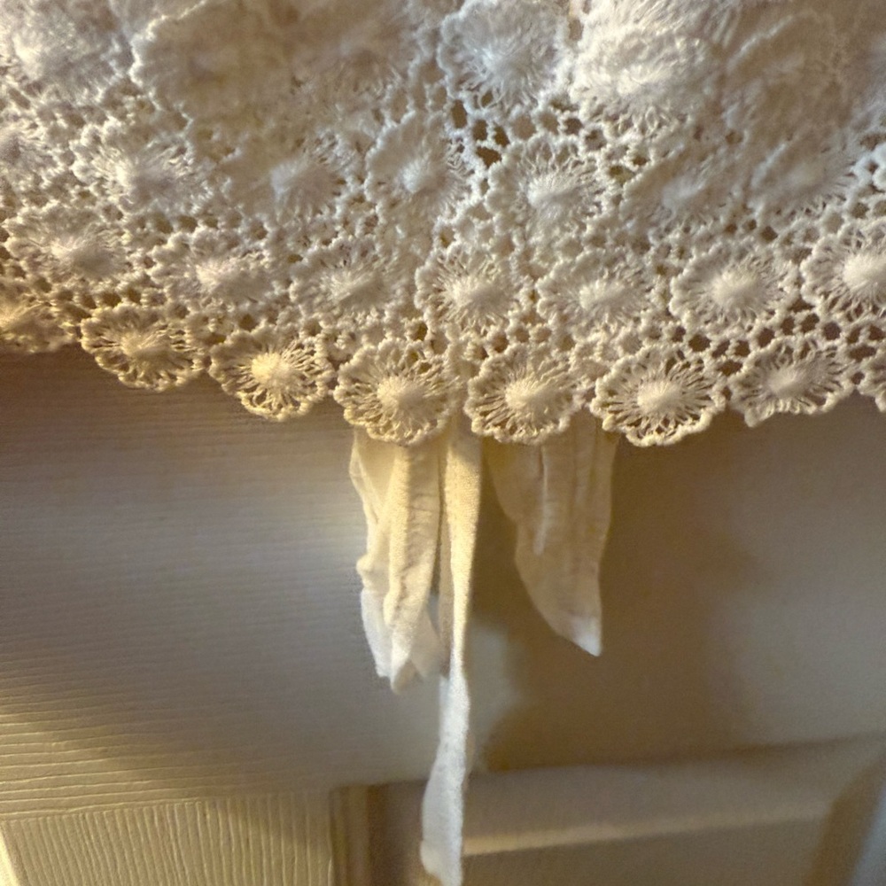 Self Esteem Ivory Lace Detail Blouse NWT - Picture 4 of 7